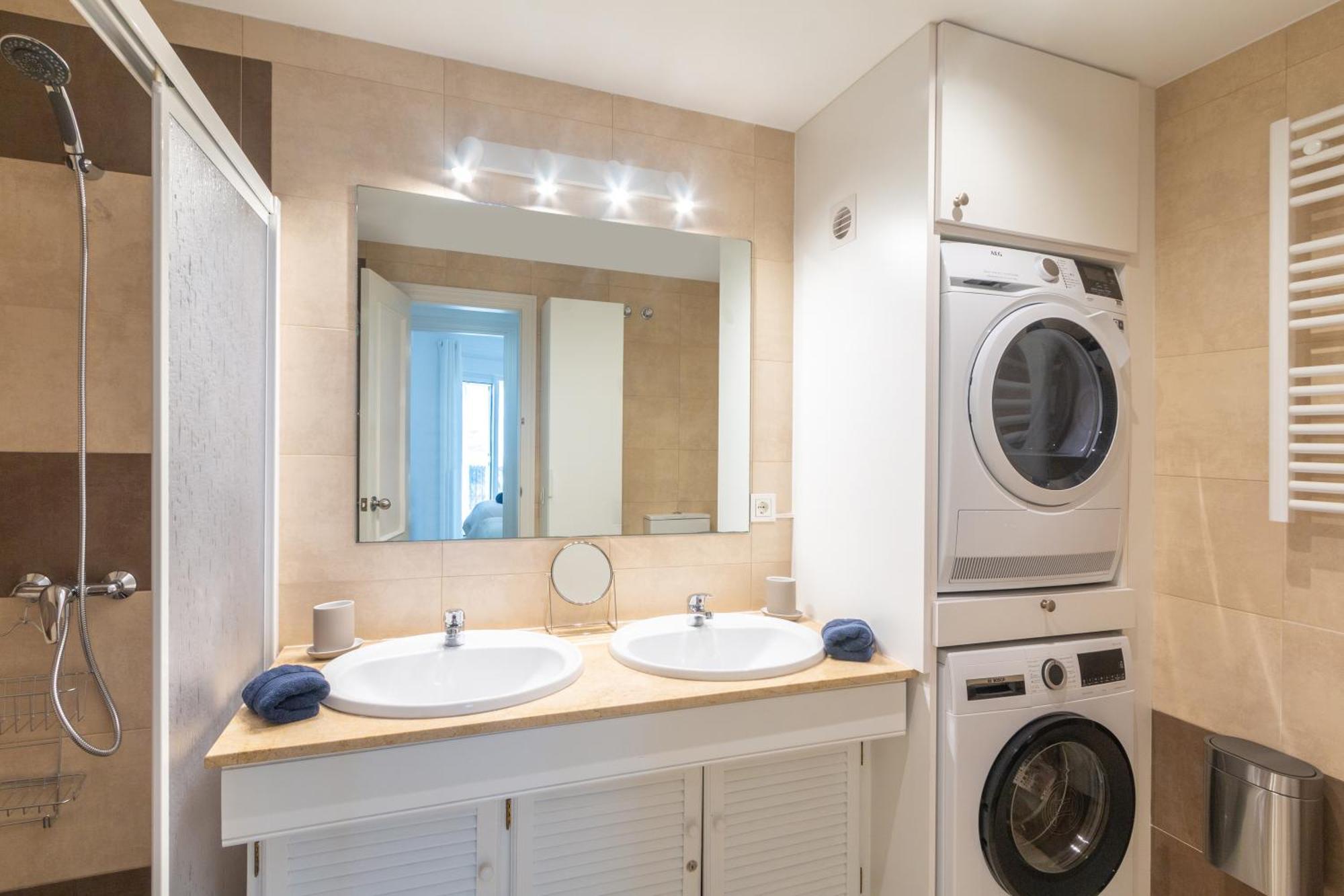 Large Del Mar Apartament